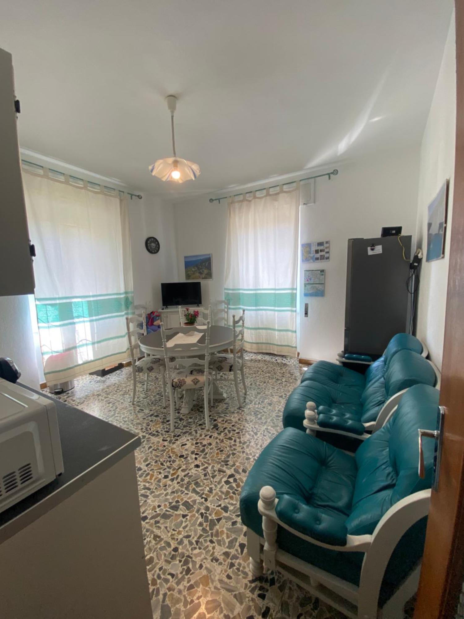 Montes Appartement Dorgali Buitenkant foto